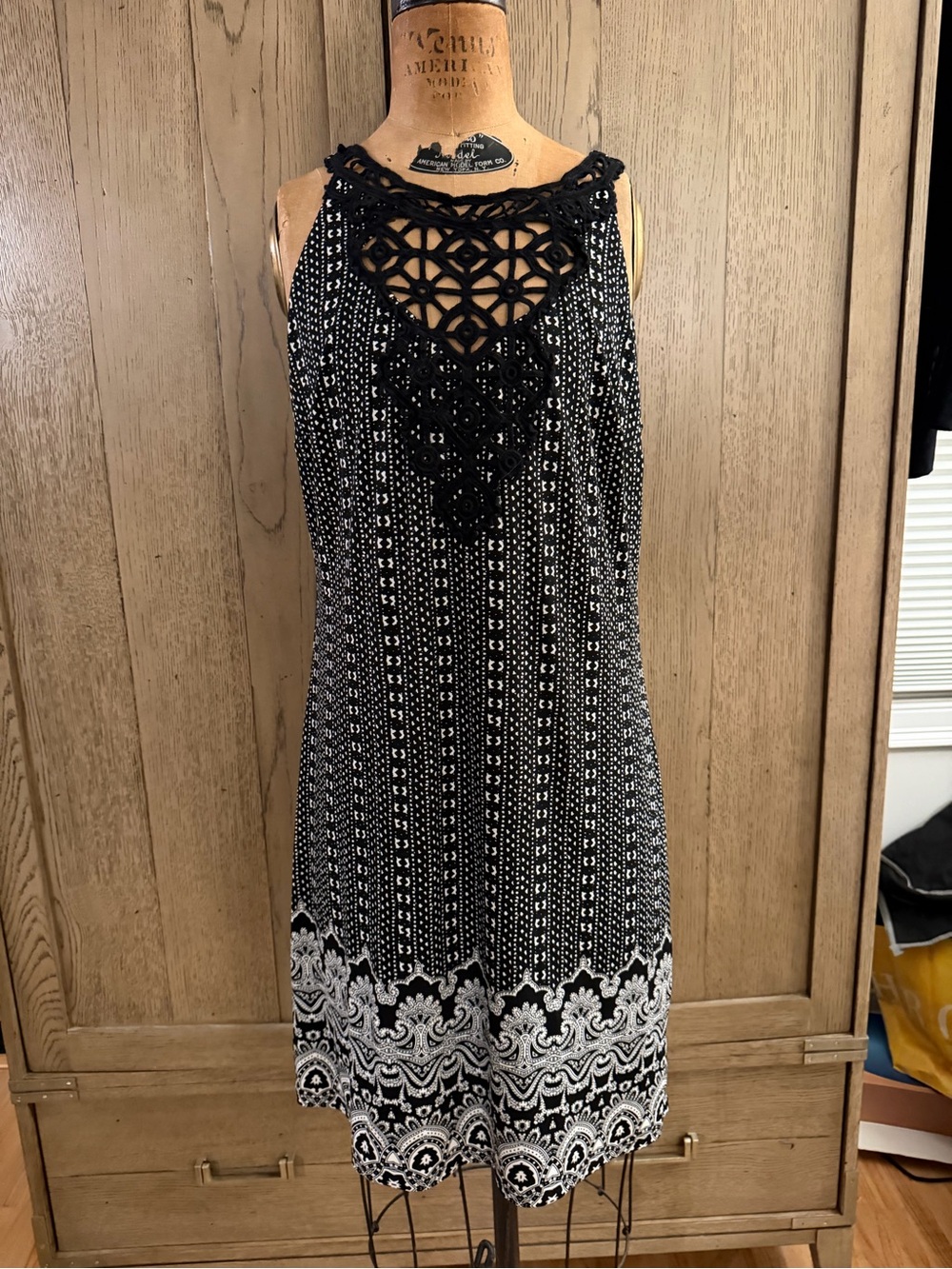 White House Black Market size S Black and White Crochet Yoke Sleeveless Dress